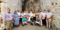 ΑΛΒΑΝΙΑ: Μέσα σε ερειπωμένο ναό λειτούργησε Μητροπολίτης