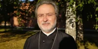 Ο Αρχιεπίσκοπος Ελπιδοφόρος επιτίθεται στην Εκκλησία της Ελλάδος