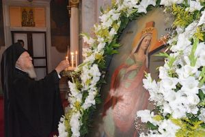 Ο Οικουμενικός Πατριάρχης στον πανηγυρίζοντα Ι. Ναό Αγίας Κυριακής Κοντοσκαλίου