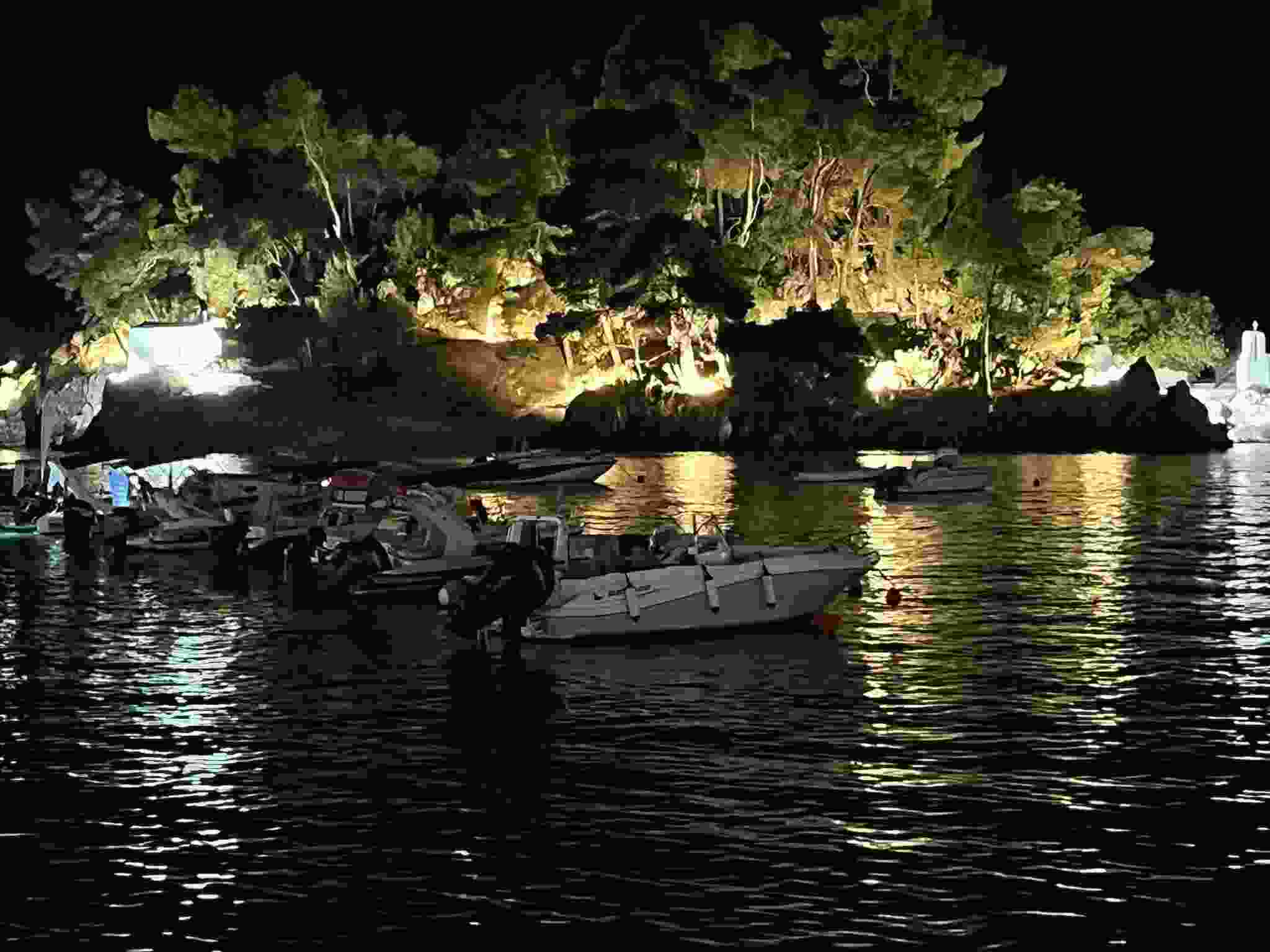 You are currently viewing ΠΑΡΓΑ: Νυχτερινός φωτισμός στο νησάκι της Παναγίας (εντυπωσιακές εικόνες)