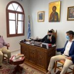 Ο Υπουργός Ναυτιλίας και Νησιωτικής Πολιτικής κ. Πλακιωτάκης στον Μητροπολίτη Παροναξίας κ.Καλλίνικο