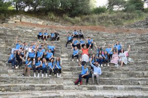 Εκατοντάδες παιδιά φοιτούν και  αποφοιτούν από τα Σχολεία της Ορθόδοξης Εκκλησίας σ’ ολόκληρη την Αλβανία…