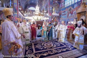 Πολυαρχιερατικό Συλλείτουργο ενώπιον της Παναγίας του «Άξιον Εστί» στην Κομοτηνή – Αύριο επιστρέφει στη βάση της στο Πρωτάτο η Αγία Εικών