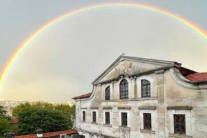Εντυπωσιακή- συγκινητική εικόνα: Ουράνιο τόξο πάνω από το Οικουμενικό Πατριαρχείο στην Κωνσταντινούπολη
