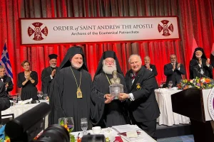 Συγκίνηση στην απονομή του Αθηναγορείου Βραβείου στον Πατριάρχη Θεόδωρο