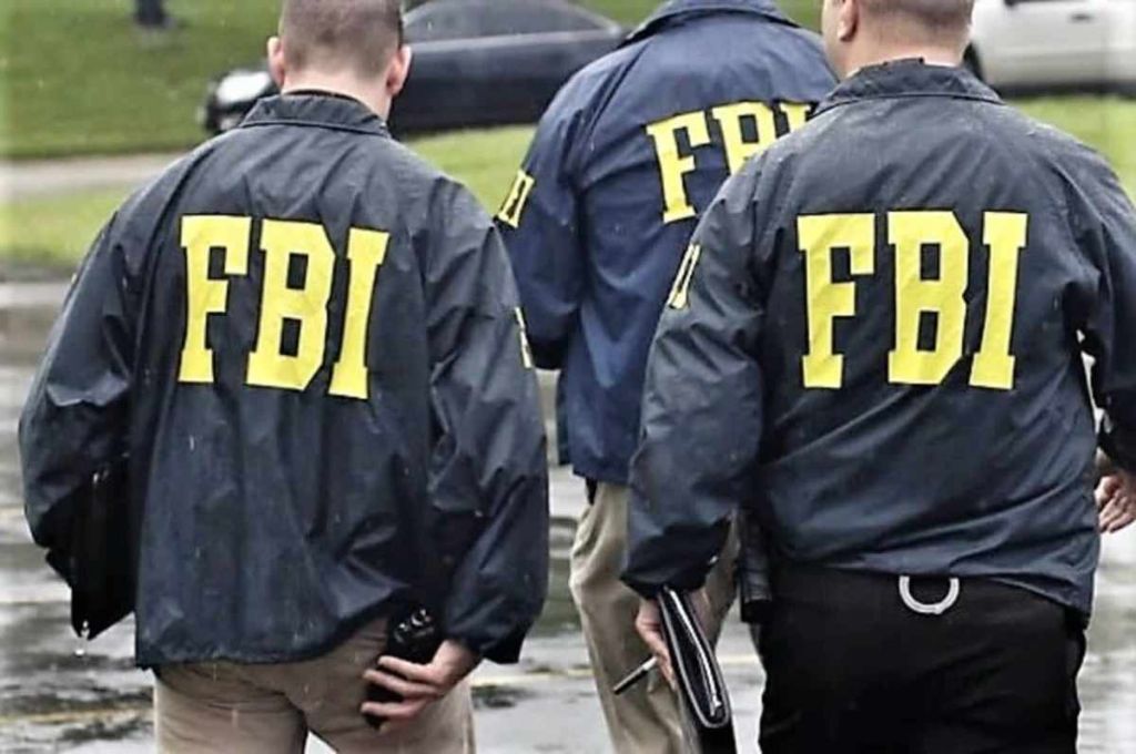 Σοκ στις ΗΠΑ: Χειροπέδες από το FBI σε φερόμενο ως ορθόδοξο μοναχό και μία δικηγόρο για απάτη ύψους 3,6 εκατ. δολλαρίων