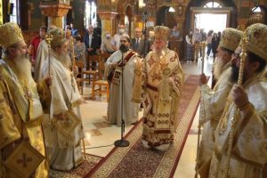 Η Ναύπακτος προεόρτασε τον  Άγιο  Ιερόθεο και τον Ποιμενάρχη της  λόγω Ιεραρχίας