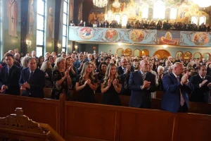 Εκατοντάδες πιστοί στην τελευταία Λειτουργία του π. Γεωργίου Τσουκαλά στο Λιν