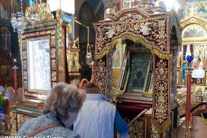 Χιλιάδες πιστοί προσκυνούν την εικόνα της Παναγίας Σουμελά στον Άγιο Δημήτριο Αμπελοκήπων
