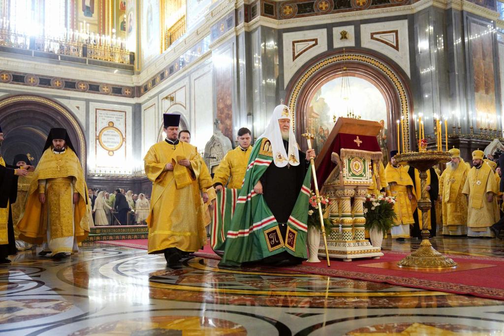 You are currently viewing Στη Μόσχα οι Αρχιερείς εορτάζουν επισημως τα γενέθλιά τους- ο Κύριλλος συλλειτούργησε με πλειάδα Ιεραρχών και κληρικών στον καθεδρικό ναό του Σωτήρος στη Μόσχα για τα γενέθλιά του