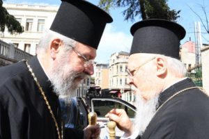 Το παρασκήνιο του ταξιδιού  του Οικουμενικού Πατριάρχη Βαρθολομαίου στην Κύπρο και οι ασκήσεις συμμαχιών για το νέο Αρχιεπίσκοπο
