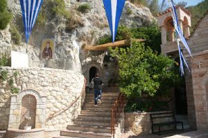 Προσκύνημα στο μοναστήρι του Οσίου Παταπίου του θαυματουργού (ΦΩΤΟ)