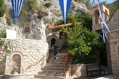You are currently viewing Προσκύνημα στο μοναστήρι του Οσίου Παταπίου του θαυματουργού (ΦΩΤΟ)