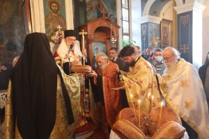 Η ιερά μνήμη της Αγίας Μεγαλομάρτυρος Βαρβάρας τιμάται στην ομώνυμη Ιερά Μονή στο Κίνι της Σύρου