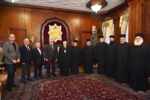 Ο Οικουμενικός Πατριάρχης προσέφερε στην Εφορεία του Νοσοκομείου Βαλουκλή τις δωρεές για την αποκατάσταση του πυρόπληκτου ιστορικού Γηροκομείου της Ομογένειας