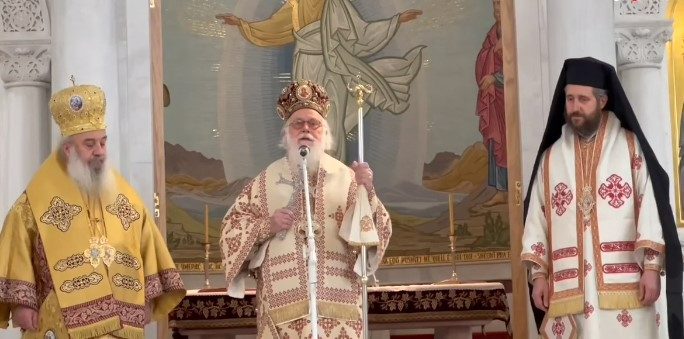 You are currently viewing Αρχιεπίσκοπος Αναστάσιος: “Το νέο χρόνο να ζήσουμε με περισσότερη αγάπη…”