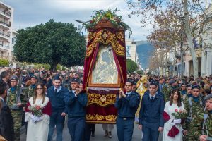 Λαοθάλασσα πιστών στον εορτασμό της «Παναγίας Υπαπαντής» στην Καλαμάτα