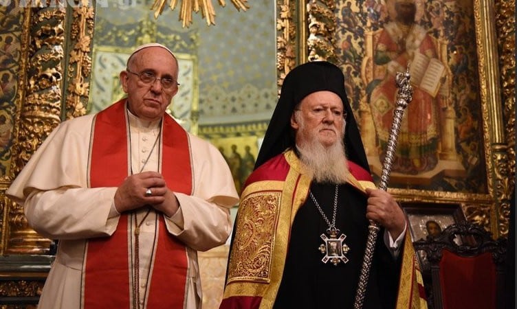 You are currently viewing Ευχές από τον Οικουμενικό Πατριάρχη προς τον ασθενούντα Πάπα Φραγκίσκο