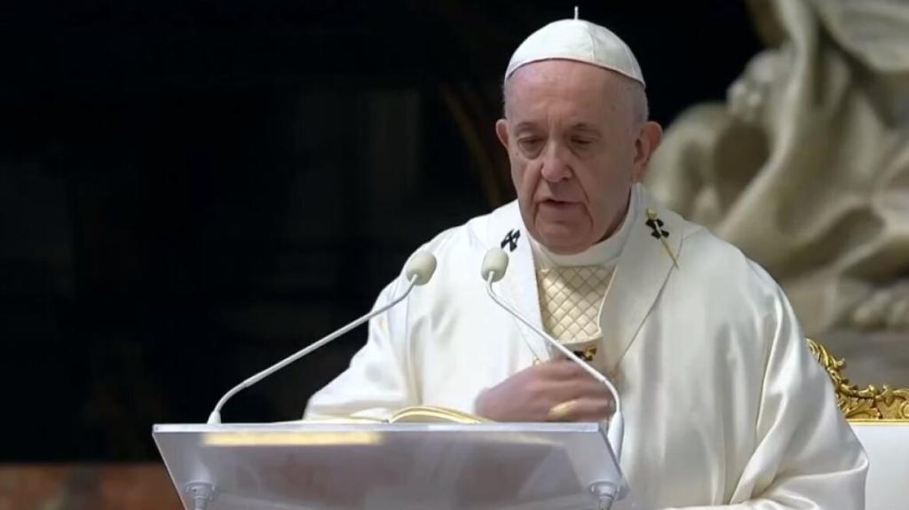Μπορεί να αναθεωρηθεί ο κανόνας της αγαμίας των καθολικών κληρικών, δήλωσε ο Πάπας Φραγκίσκος