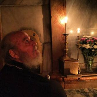 You are currently viewing Άγιο Φως:Μαρτυρίες των Πατριαρχών Ιεροσολύμων Βενεδίκτου,Διοδώρου και Ειρηναίου που συγκλονίζουν!