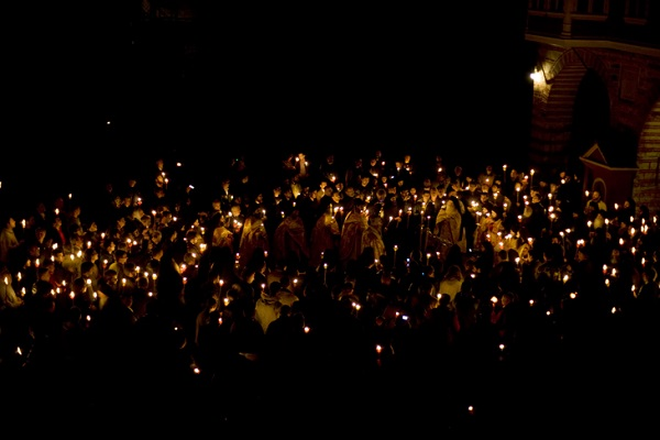 You are currently viewing Η Ανάσταση στο Άγιον Όρος με την βυζαντινή ώρα … εν μέσω της νυκτός!