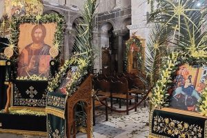 Πάρος:Περίλαμπρα στολίστηκε ο Ι.Ν. Παναγίας Εκατονταπυλιανής για τη χαρμόσυνη Κυριακή των Βαϊων