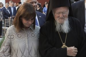 Η ΠτΔ κ. Σακελλαροπούλου ευχήθηκε τηλεφωνικώς  στον Οικουμενικό Πατριάρχη για τα ονομαστήριά του