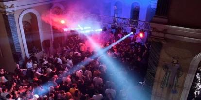 You are currently viewing ΑΠΑΡΑΔΕΚΤΗ ΠΡΟΚΛΗΣΗ ΤΩΝ ΤΟΥΡΚΩΝ:Οι τούρκοι έκαναν πάρτι στην Εκκλησία του Αγίου Βουκόλου στη Σμύρνη