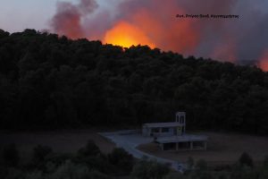 Οι κληρικοί στην μάχη της πυρκαγιάς των Δερβενοχωρίων