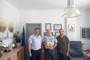 Εθιμοτυπική επίσκεψη του Σωματείου Ιεροψαλτών Τρικάλων στον Αστυνομικό Διευθυντή Τρικάλων