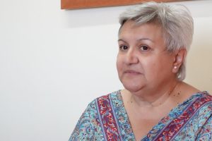 Ευτυχία Βλυσίδου,Διευθύντρια Δευτεροβάθμιας Εκπαίδευσης Χίου  – «Δεν γίνεται οι μαθητές να μπορούν να εκφράζονται στα Αγγλικά αλλά όχι στα Ελληνικά»