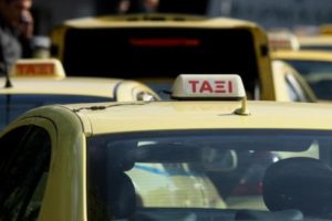 Ταξιτζής μετέφερε σε χρόνο-ρεκόρ στο Ωνάσειο τουρίστα με καρδιακό επεισόδιο – Δεν πήρε χρήματα για την κούρσα