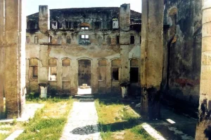 Δεν μπορεί να παρακρατείται άλλο η περιουσία της Ορθόδοξης Εκκλησίας της Αλβανίας