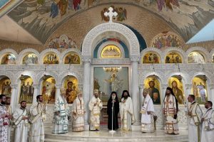 Κλήρος και λαός γιόρτασαν τα 31 χρόνια του Αρχιεπισκόπου Αναστασίου στο πηδάλιο της Ορθόδοξης Εκκλησίας της Αλβανίας