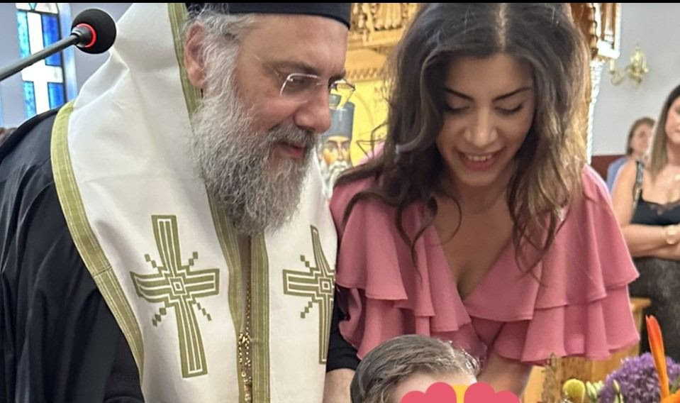 Την κόρη της πνευματικής του θυγατέρας βάπτισε ο Μητροπολίτης Τρίκκης Χρυσόστομος