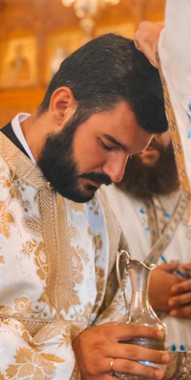 Δάκρυα χαράς για τον εκπαιδευτικό Παναγιώτη Τσέλο-Ο γιος του Γεώργιος χειροτονήθηκε διάκονος στην Πάφο