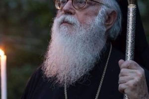 Αρχιεπίσκοπος Αλβανίας Αναστάσιος: “Περιπέτεια αγάπης σε δρόμους σκληρούς” – Ψίθυρος ευχαριστίας και αγάπης μέσα στην αιωνιότητα, για τον Αιώνιο.
