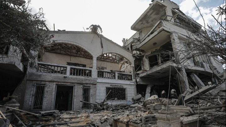 You are currently viewing Βομβαρδίστηκε η εκκλησία του Αγίου Πορφυρίου στη Γάζα – Δυο νεκροί