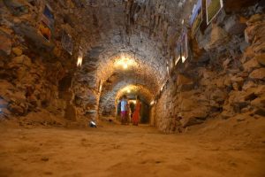 Η εντυπωσιακή σωζόμενη Στοά μέσα στα Τείχη του Κάστρου της Χίου…
