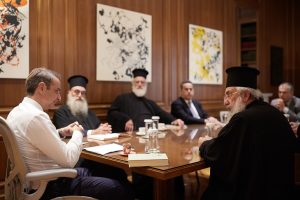 Συνάντηση Αρχιεπισκόπου και Ιεραρχών της Εκκλησίας της Κρήτης με τον Πρωθυπουργό Κ. Μητσοτάκη