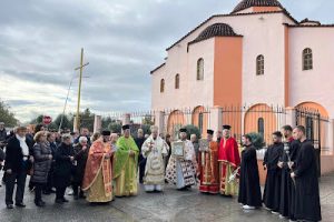 ΑΛΒΑΝΙΑ: Με λιτανείες και συμμετοχή πολλών πιστών εορτάστηκε ο άγιος Νικόλαος