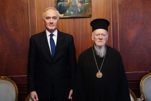 Ο νέος Πολιτικός Διοικητής του Αγίου Όρους στον Οικουμενικό Πατριάρχη