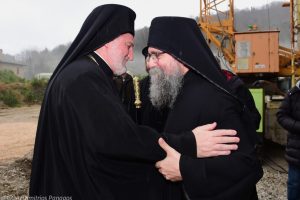 Το Άγιο Όρος με ανακοινωθέν του πιστοποιεί ότι δεν υποδέχθηκε επίσημα τον Αρχιεπίσκοπο Ελπιδοφόρο