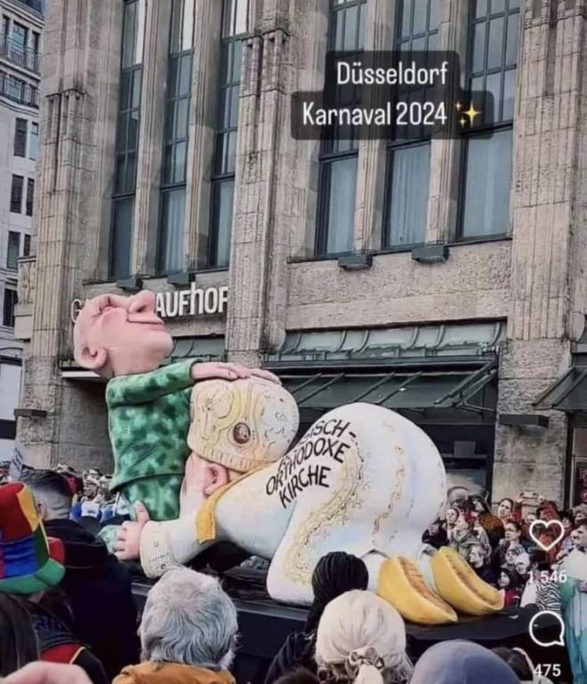 You are currently viewing Τραγική εικόνα από άρμα στο καρναβάλι του Ντύσσελντορφ! Ντροπή και αίσχος!