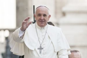 Πάπας Φραγκίσκος: “Είναι υποκρισία όσοι αντιδρούν στην ευλογία ενός ομοφυλόφιλου”