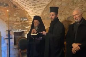 Ο Πατριάρχης στο Αγίασμα του Αγίου Χαραλάμπους στο Φανάρι