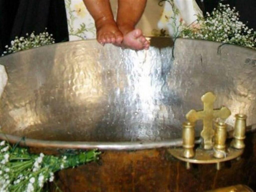 You are currently viewing ΔΙΑΛΟΓΟΣ: Βαπτίζονται τα υιοθετημένα τέκνα από γάμο ομόφυλου ζεύγους;