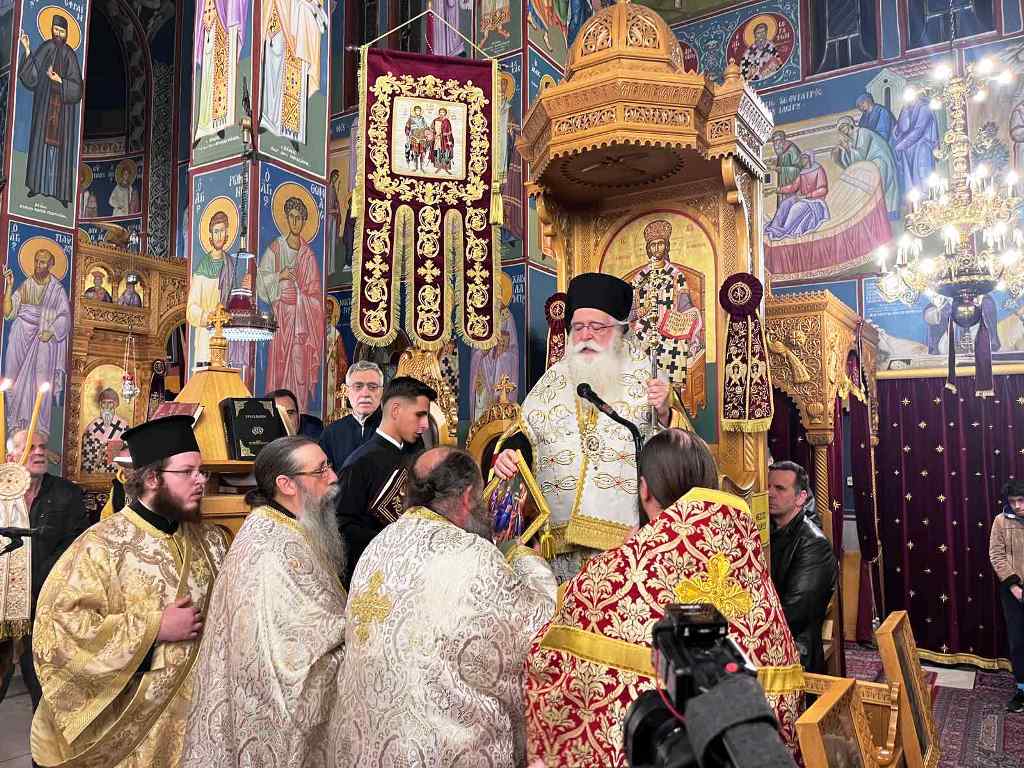 Δημητριάδος Ιγνάτιος: «Η Εκκλησία είναι το λιμάνι της ζωής μας»  Χειροθεσία νέου Οικονόμου στους Αγίους Θεοδώρους Βόλου