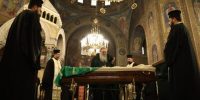 Διήμερο εθνικό πένθος στη Βουλγαρία – Ουρές πιστών για να προσκυνήσουν τη σορό του Πατριάρχη Νεοφύτου