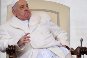 Δριμεία επίθεση στον Πάπα Φραγκίσκο για τις δηλώσεις του περί ειρήνευσης στην Ουκρανία